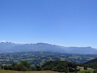 ... et même, encore plus loin, les Aravis enneigés.
